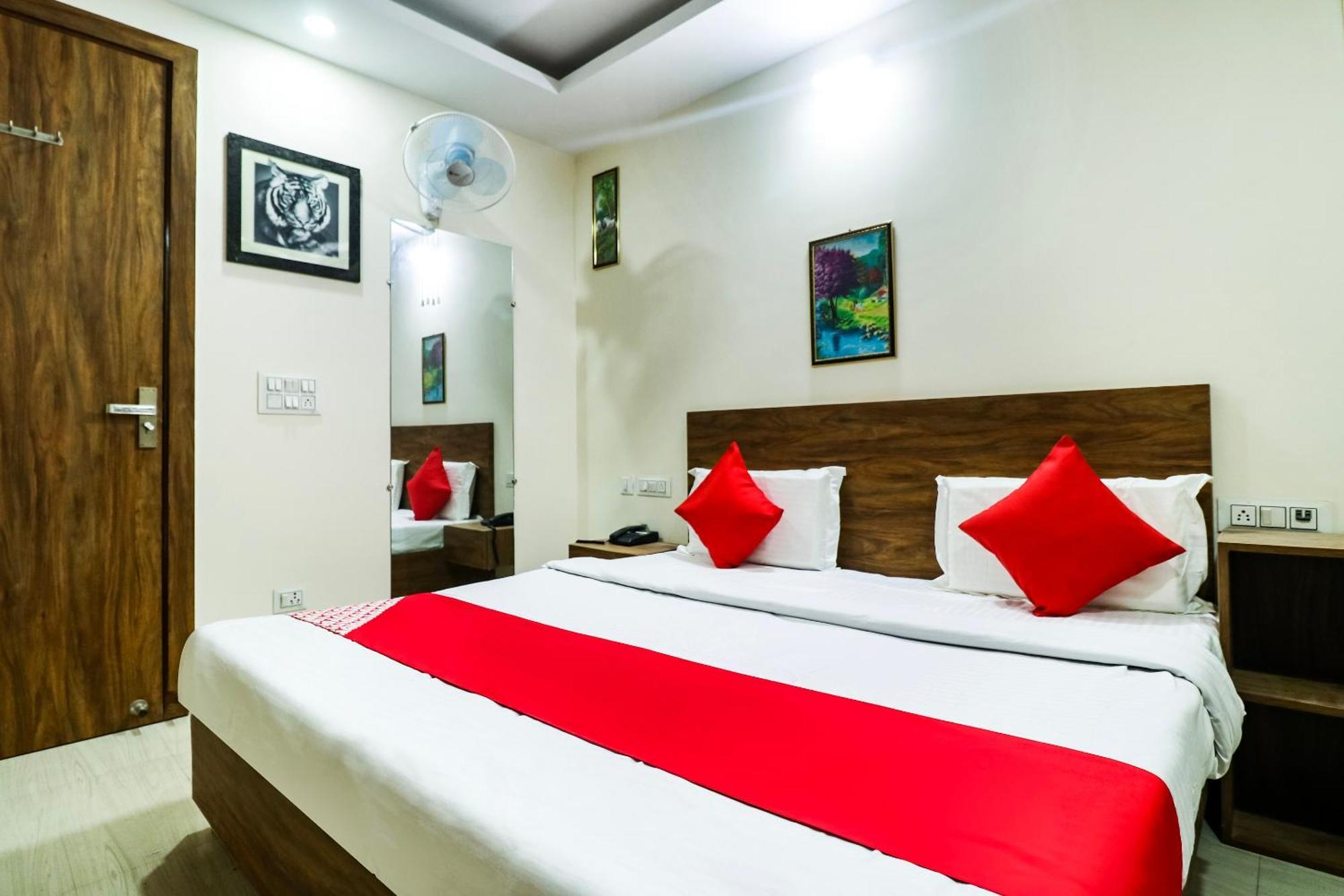 Hotel O The Vansh Balaji Hot Faridábád Kültér fotó