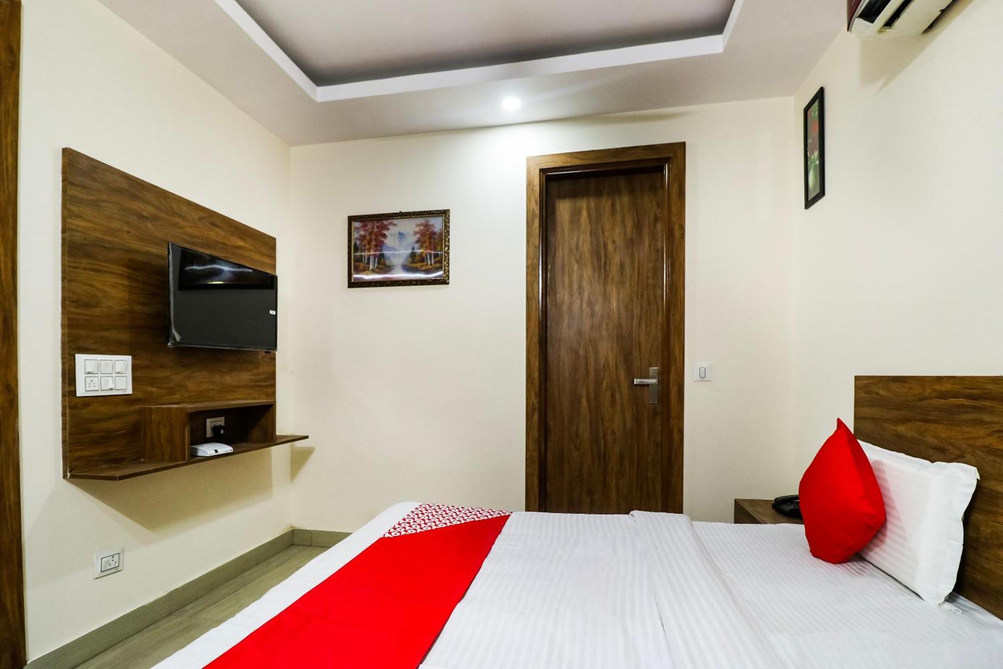 Hotel O The Vansh Balaji Hot Faridábád Kültér fotó
